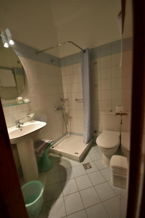 Hotel Blue Sea Tiros Bagian luar foto